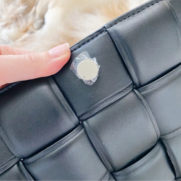 Black Puffy Woven Crossbody Handbag Purse with Silver Chain Link Handle + Strap - Picture 6 of 8